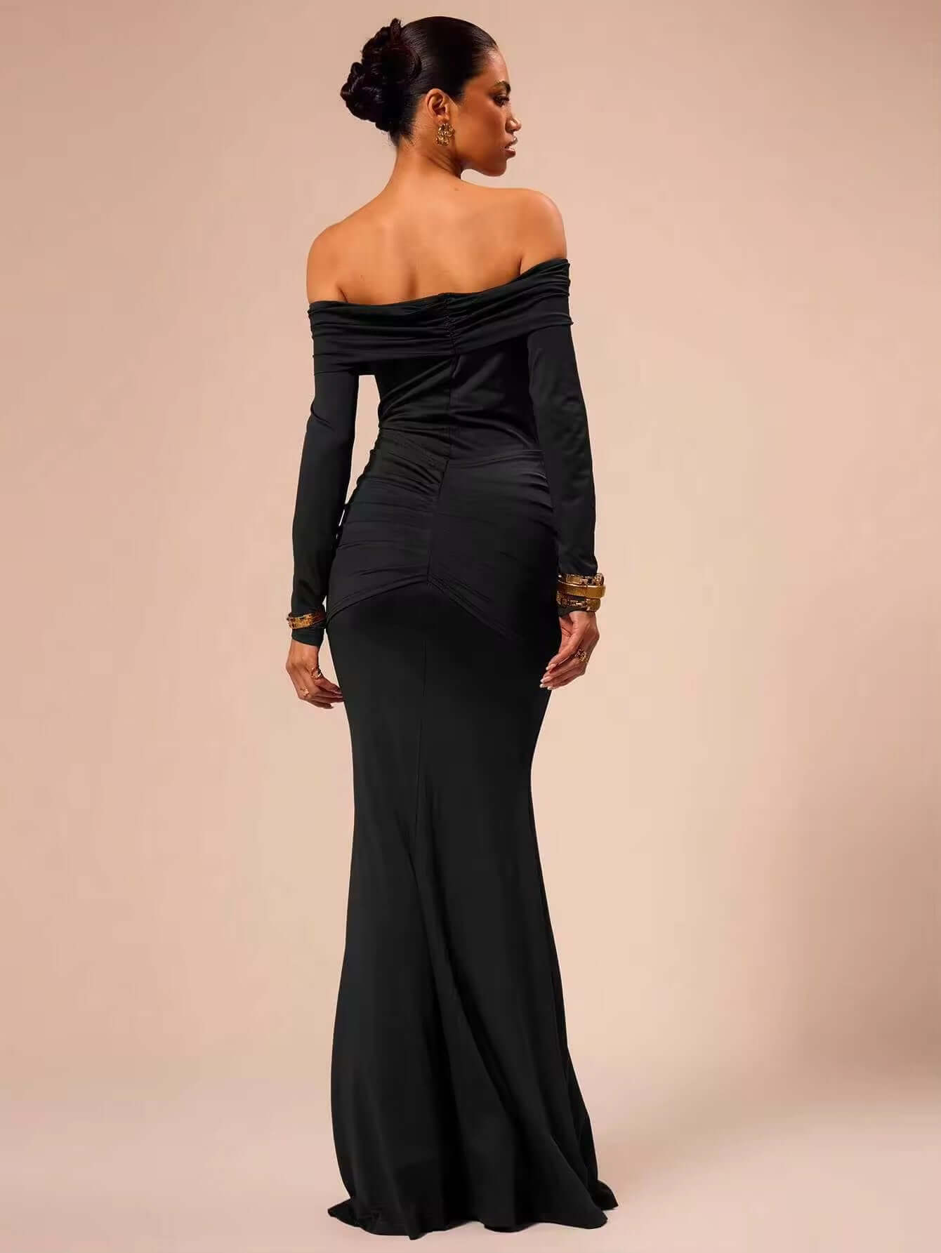 Black Long-Sleeve Maxi Dress – Elegant & Modest